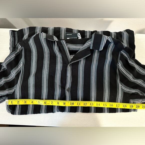 ASOS DESIGN Men’s revere stripe shirt in Black Retro Stripe Size S 100% Viscose - Picture 5 of 5